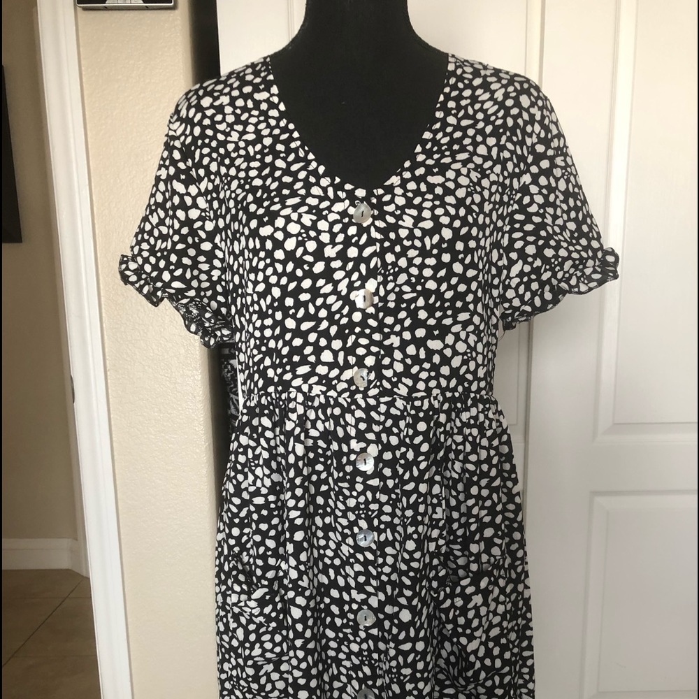 Button Dalmatian Print Dress - Picture 7 of 8